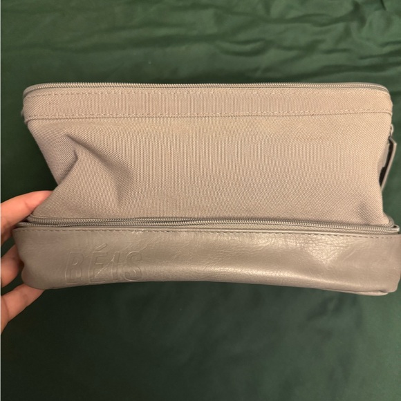 Béis Dopp Kit - Picture 3 of 8